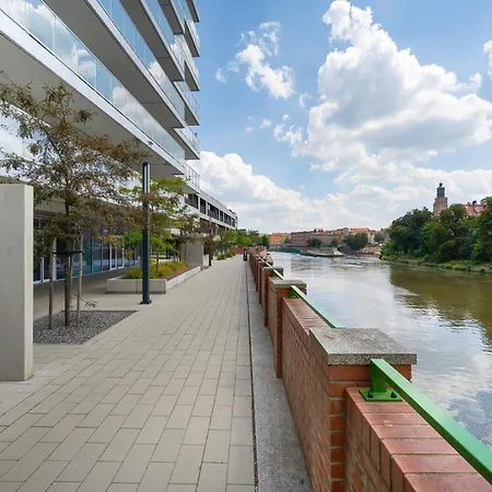 Stylowy Z Balkonem I Wanna By Renters Vratislav